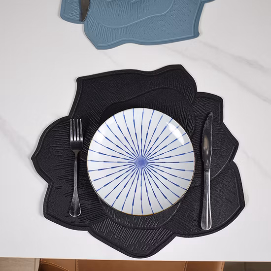 Yrf meilleur prix nappe en gros Restaurant nouveau Design haute ténacité Table à manger PVC napperon